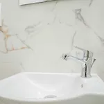 Loft 2br Sleeps 6 דירה