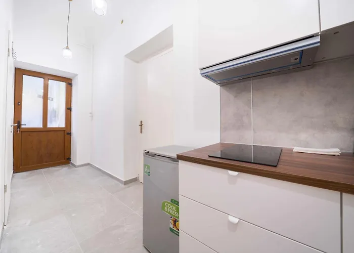 דירה Loft 2br Sleeps 6 *