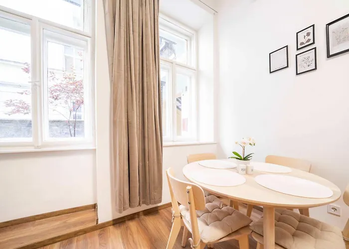 Loft 2br Sleeps 6 בודפשט